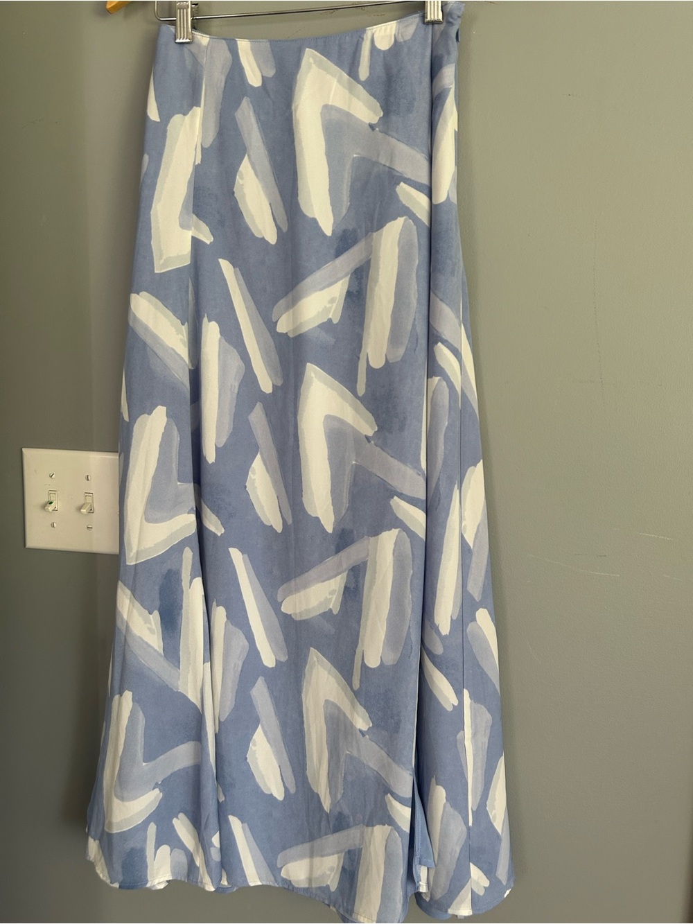 Abercrombie and Fitch Blue & White Brushstroke A-Line Skirt